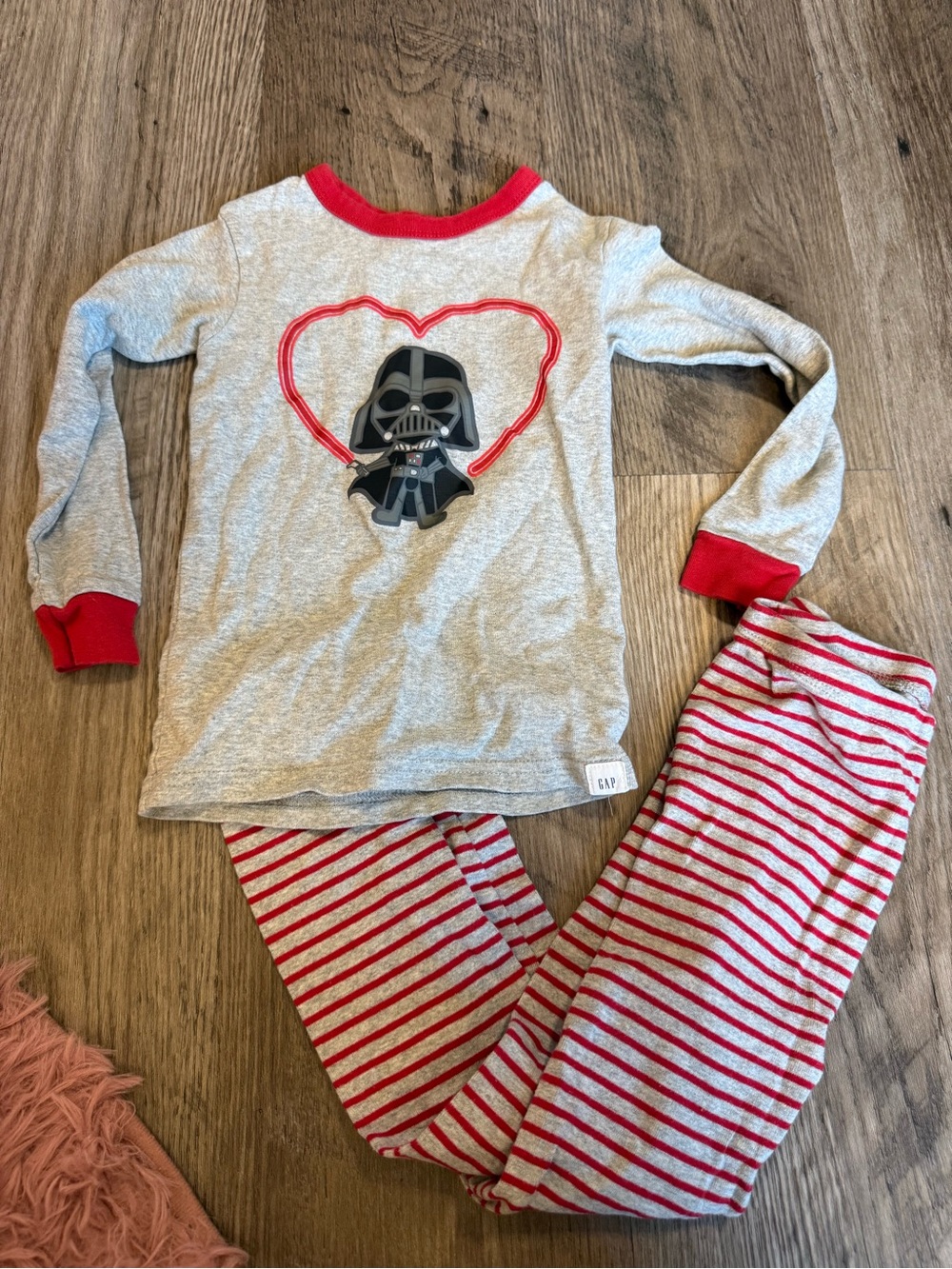 Gap Star Wars Darth Vader Valentine Pajama Set Toddler Size 4T Gray Red